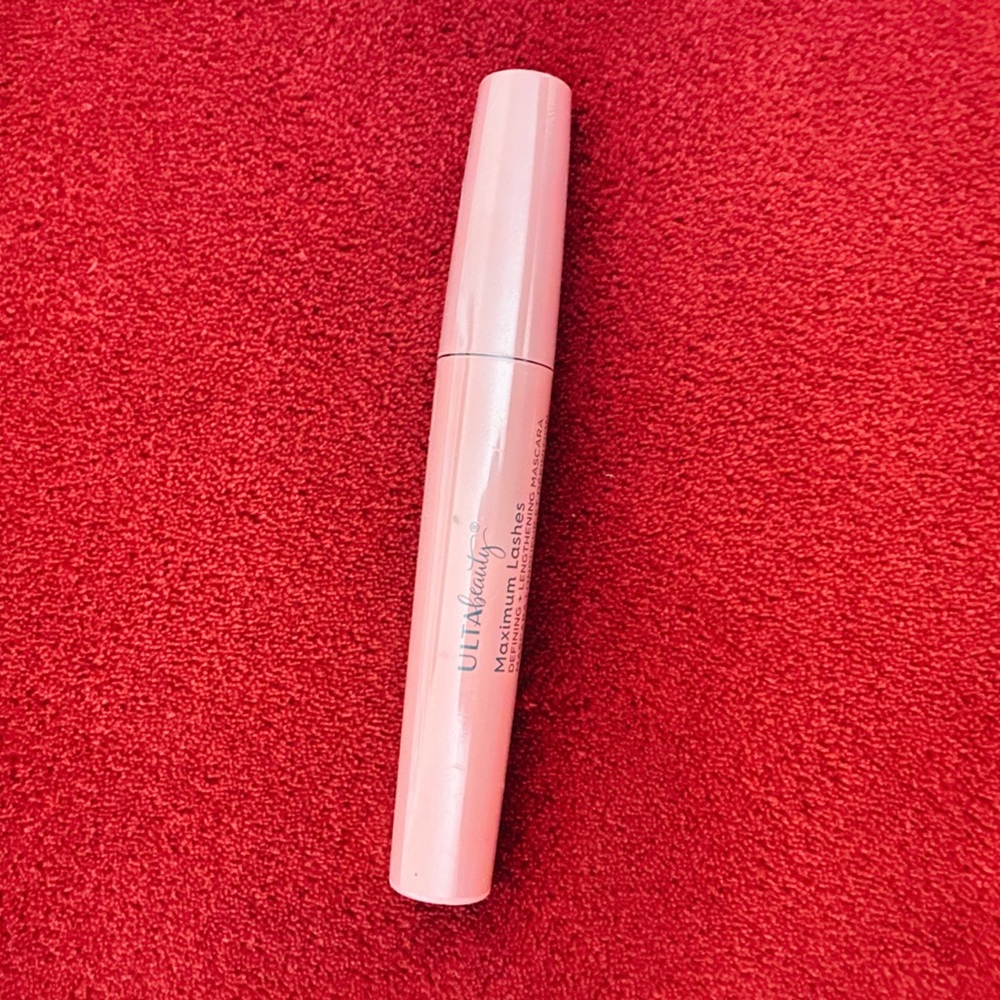 Ulta Beauty Maximum Lashes Mascara in Jet Black